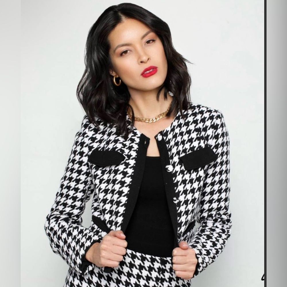 Forever 21 houndstooth cropped blazer